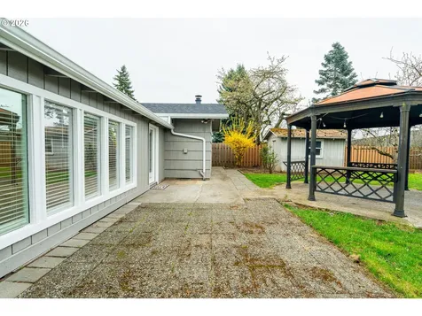 8612 NE Clackamas Street Portland OR 97220