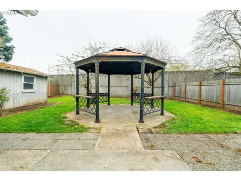 8612 NE Clackamas Street Portland OR 97220