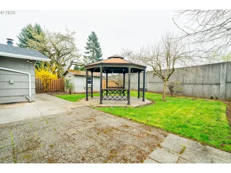 8612 NE Clackamas Street Portland OR 97220