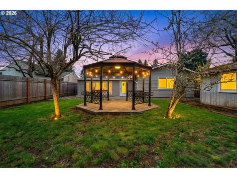 8612 NE Clackamas Street Portland OR 97220