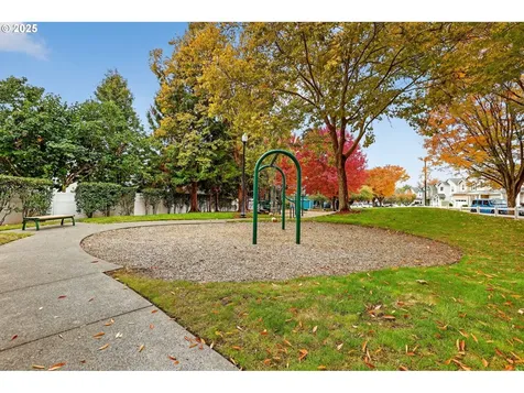 1706 NW 8th Avenue Hillsboro OR 97124