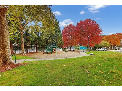 1706 NW 8th Avenue Hillsboro OR 97124