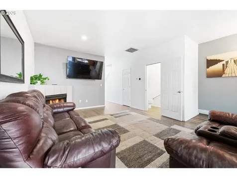 5827 SE 16th Loop Gresham OR 97080