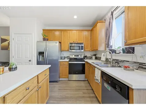 5827 SE 16th Loop Gresham OR 97080