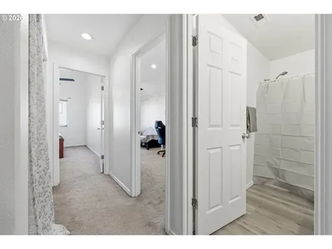 5827 SE 16th Loop Gresham OR 97080