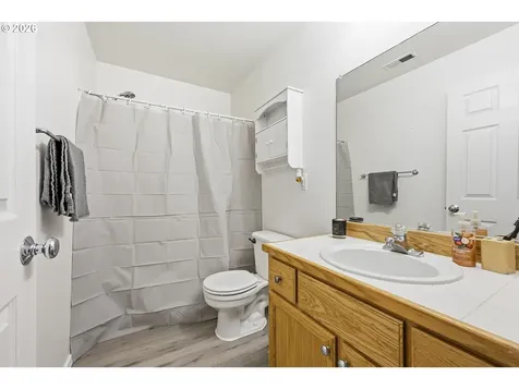 5827 SE 16th Loop Gresham OR 97080