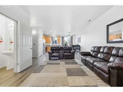 5827 SE 16th Loop Gresham OR 97080