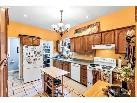 1815 SE Alder Street Portland OR 97214