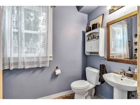 1815 SE Alder Street Portland OR 97214