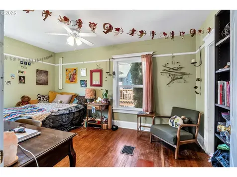 1815 SE Alder Street Portland OR 97214