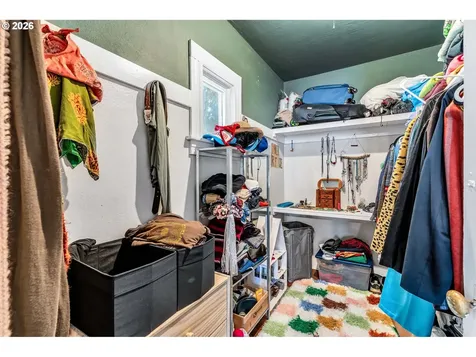 1815 SE Alder Street Portland OR 97214