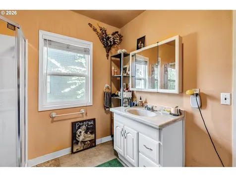 1815 SE Alder Street Portland OR 97214