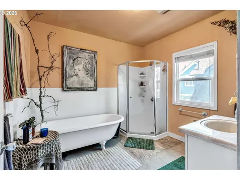 1815 SE Alder Street Portland OR 97214