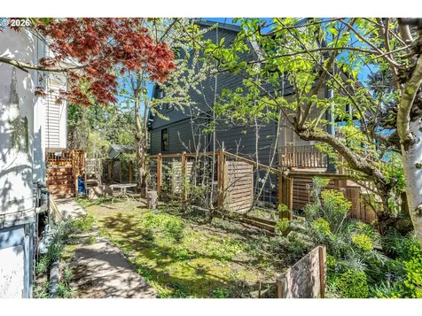 1815 SE Alder Street Portland OR 97214