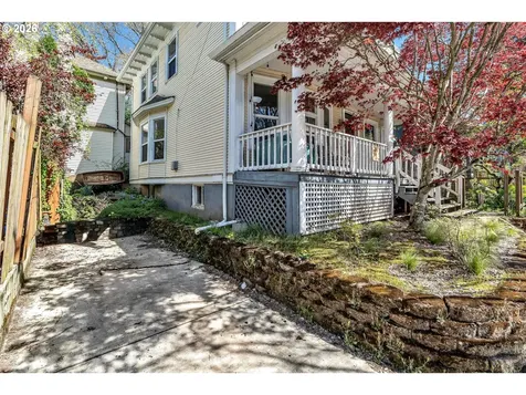 1815 SE Alder Street Portland OR 97214