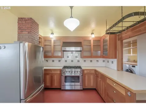725 Amelia Avenue Brownsville OR 97327