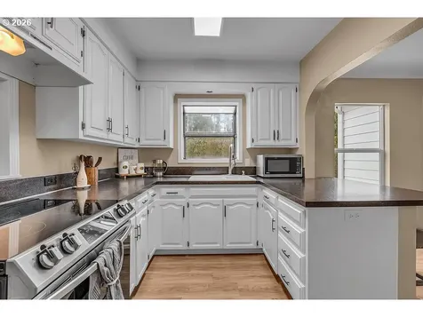 5900 Highway 211 Hubbard OR 97032