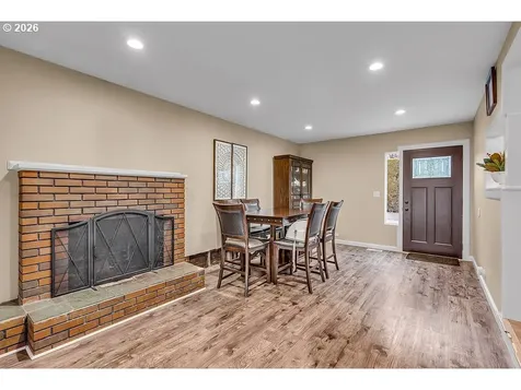 5900 Highway 211 Hubbard OR 97032