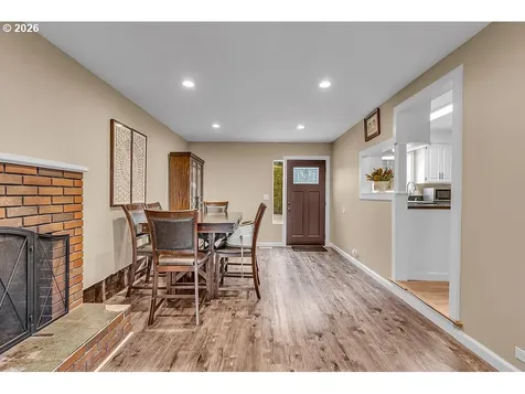 5900 Highway 211 Hubbard OR 97032