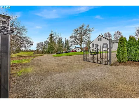 5900 Highway 211 Hubbard OR 97032