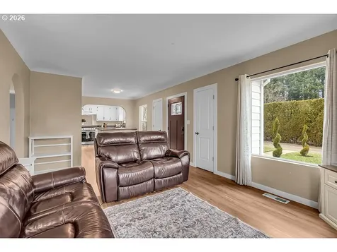 5900 Highway 211 Hubbard OR 97032