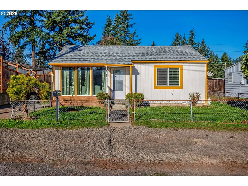 8715 NE Clackamas Street Portland OR 97220
