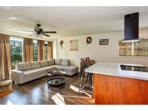8715 NE Clackamas Street Portland OR 97220