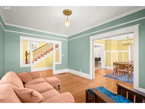 2728 SE Tibbetts Street Portland OR 97202
