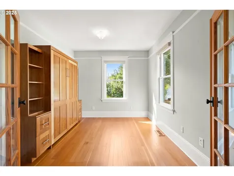 2728 SE Tibbetts Street Portland OR 97202