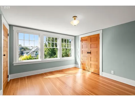 2728 SE Tibbetts Street Portland OR 97202