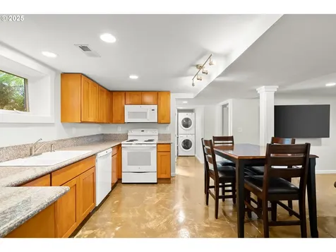 2728 SE Tibbetts Street Portland OR 97202