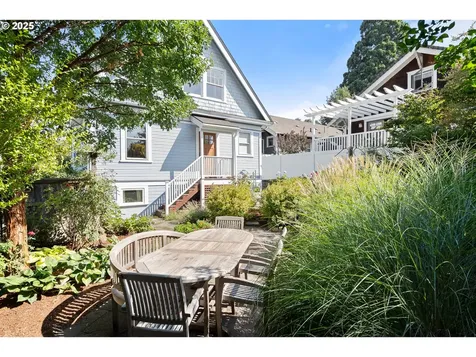 2728 SE Tibbetts Street Portland OR 97202