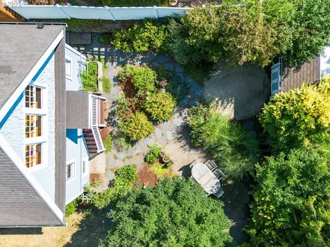 2728 SE Tibbetts Street Portland OR 97202