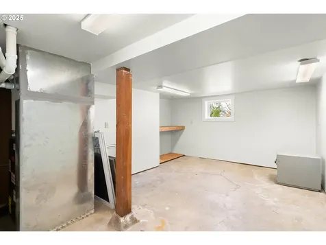 2728 SE Tibbetts Street Portland OR 97202