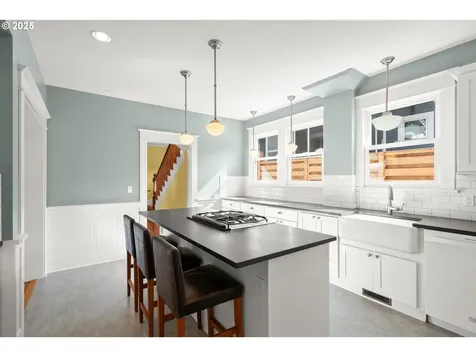 2728 SE Tibbetts Street Portland OR 97202