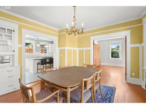 2728 SE Tibbetts Street Portland OR 97202