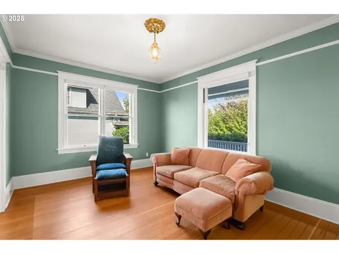 2728 SE Tibbetts Street Portland OR 97202