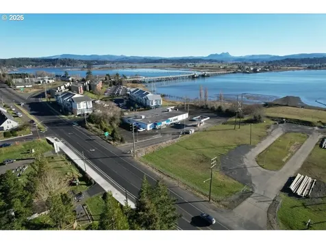1217 W Marine Drive Astoria OR 97103