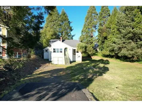 1217 W Marine Drive Astoria OR 97103