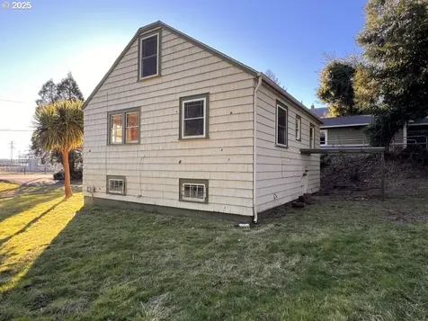 1217 W Marine Drive Astoria OR 97103