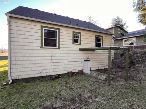 1217 W Marine Drive Astoria OR 97103