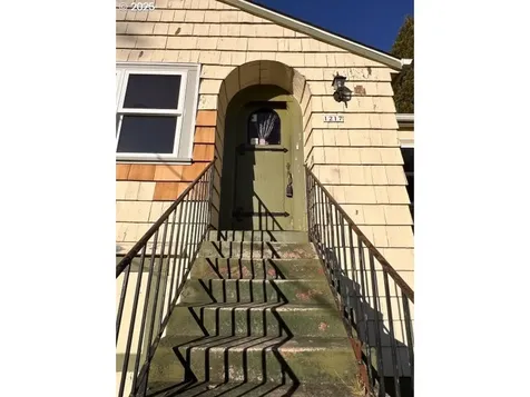 1217 W Marine Drive Astoria OR 97103