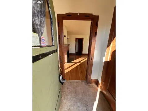 1217 W Marine Drive Astoria OR 97103