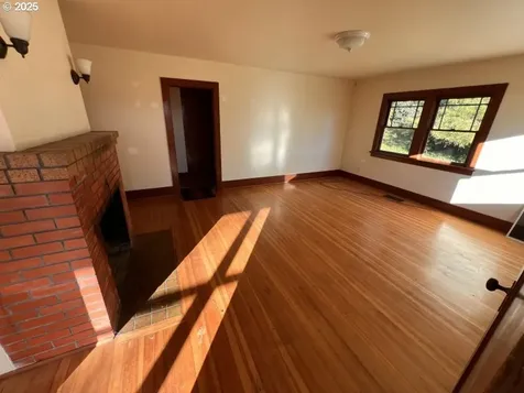 1217 W Marine Drive Astoria OR 97103