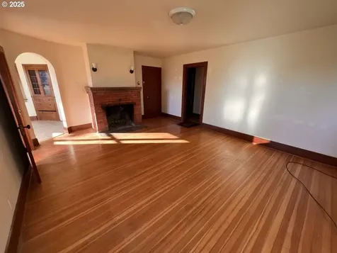 1217 W Marine Drive Astoria OR 97103