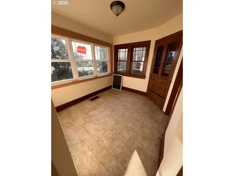 1217 W Marine Drive Astoria OR 97103
