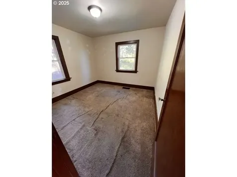 1217 W Marine Drive Astoria OR 97103