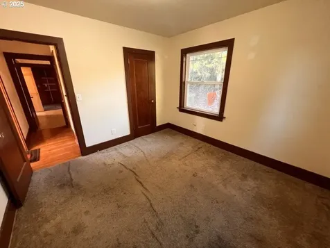 1217 W Marine Drive Astoria OR 97103