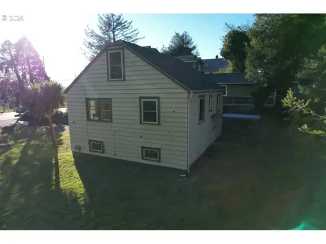 1217 W Marine Drive Astoria OR 97103