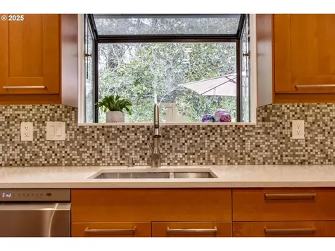 10935 SW Pathfinder Way Portland OR 97223